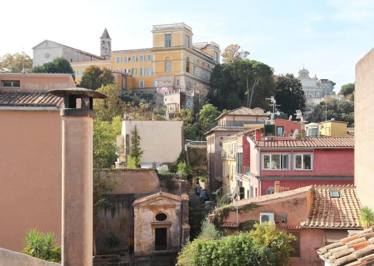 Luxury Art Apartment In Trastevere With Terrace ローマ エクステリア 写真